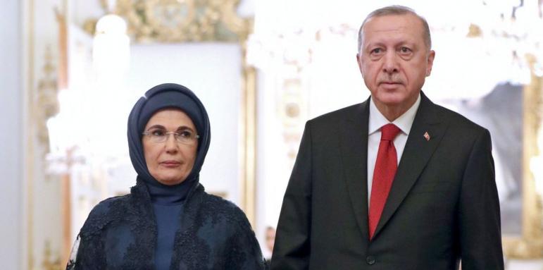 Проблем за Ердоган и съпругата му. Какво се случи